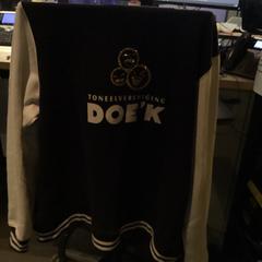 Dzseki Bavariafeest, amint azt Poppodium 013 az iLost segítségével jelentette.