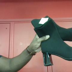 Shoe Black, as reported by MEININGER Hotel Bordeaux Gare Saint-Jean using iLost