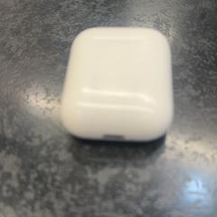 Slúchadlá do uší, ako bolo nahlásené Rotterdam The Hague Airport pomocou iLost