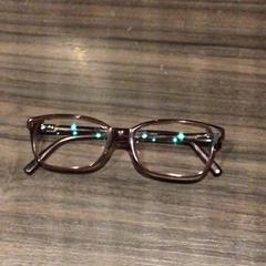 Lentes Bruin, segundo informou Van der Valk Hotel Zwolle usando iLost