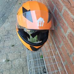 Oranje helm, thuisbezorgd, jak bylo nahlášeno na iLost