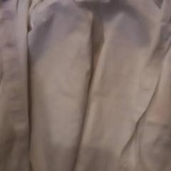 القميص، كما تم الإبلاغ عنه بواسطة Leonardo Royal Hotel Amsterdam عبر iLost