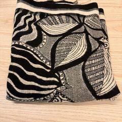 Scarf echarpe, rapporterat av IKEA Liège med iLost