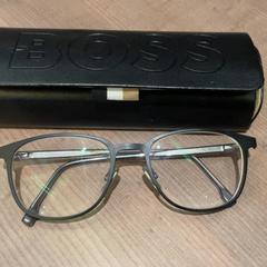Glasses case with glasses, as reported by Pathé Arnhem using iLost