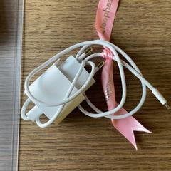 Chargeur Pink band, a été signalé par MEININGER Hotel Berlin East Side Gallary utilisant iLost