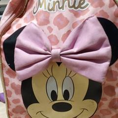Rugzak - Minnie roze، كما تم الإبلاغ عنه بواسطة Centraal magazijn عبر iLost