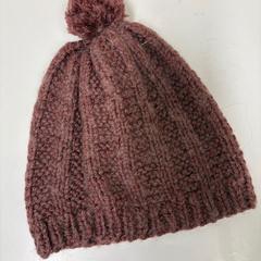 Hat, as reported by IKEA Praha – Černý Most using iLost