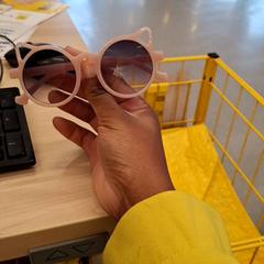 Des lunettes de soleil, a été signalé par IKEA Marseille La Valentine utilisant iLost