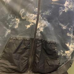 Vest, as reported by Eindhoven Airport using iLost