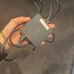 Adaptador, como reportado por Van der Valk Hotel Utrecht utilizando o iLost