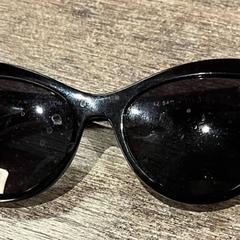 Gafas de sol, ha sido reportado por MEININGER Hotel Roma Termini con iLost