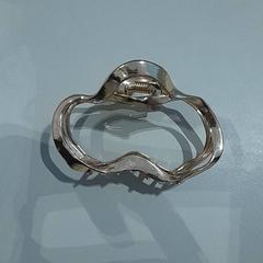 Hair clip Goud, som rapportert av Van der Valk Hotel Schiphol ved bruk av iLost