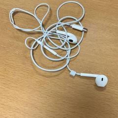 イヤホン wit がiLostで VITAZ campus Sint-Niklaas によって報告されました