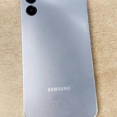 スマートフォン Samsung Grijs がiLostで Centraal magazijn によって報告されました