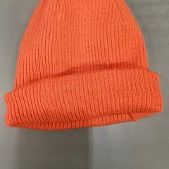 Beanie oranje, as reported by Qbuzz GD Groningen HS using iLost