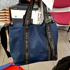 Bag - Handtas blauw, som rapportert av Centraal magazijn ved bruk av iLost