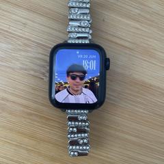 Zwarte Apple watch, amint azt az iLostnak jelentették.