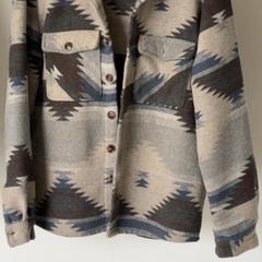 Jaqueta & Camisa, segons ha informat hoop Kirche - Campus Achim mitjançant iLost