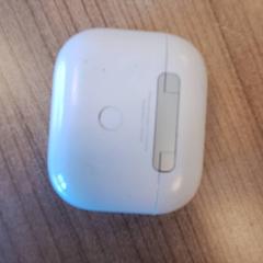 Caixa para airpods, como reportado por Qbuzz DMG utilizando o iLost