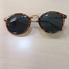 Okulary przeciwsłoneczne, zgłoszono przez IKEA Tours przy użyciu iLost