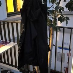 Jacka Regenjas zwart, rapporterat av Universiteit Gent - Faculteitsbibliotheek LW med iLost