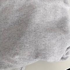 Vestiario Pull grijs, come riportato da Regio Antwerpen - Brussel utilizzando iLost