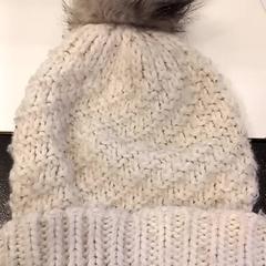 Gorro Beige, segundo informou Arriva Limburg Noord usando iLost