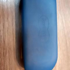 Étui à lunettes, a été signalé par Leonardo Royal Hotel Amsterdam utilisant iLost