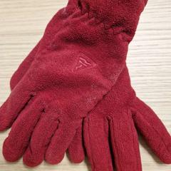 Luvas bordeaux, segundo informou IKEA Hengelo usando iLost