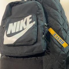 Taška Tas en jas, jak nahlášeno Pathé Tilburg Stappegoor pomocí iLost