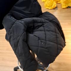 Coat, zoals gemeld door IKEA Villiers-sur-Marne met iLost