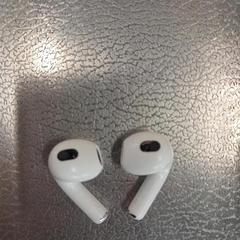 Headphones, as reported by IKEA Brno using iLost