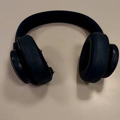Auriculares, segundo informou Vrije Universiteit Amsterdam usando iLost
