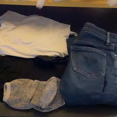Socks, Jeans & T-shirt Blue Black white, rapporterat av MEININGER Hotel Dresden Zentrum med iLost