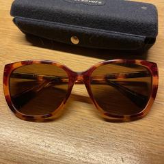 Zonnebril, jak bylo nahlášeno na iLost