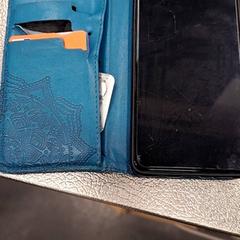 Mobiele telefoon, segundo informou IKEA Eindhoven usando iLost