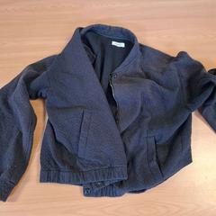 Chaqueta Zwart/Grijs, ha sido reportado por Connexxion Noord Holland Noord Alkmaar con iLost