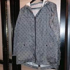 Bunda rain black, jak nahlášeno The Dominican pomocí iLost