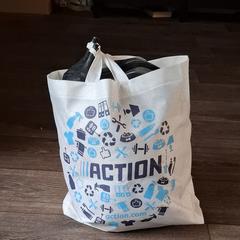 Action tas met kleding, iLost에 보고됨