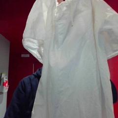 Vêtements White dress, small size, a été signalé par MEININGER Hotel Roma Termini utilisant iLost