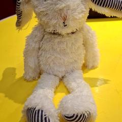 Plyšová facka Bl/bleu, jak nahlášeno IKEA Paris Nord Roissy pomocí iLost