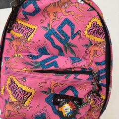 Sac à dos roze, a été signalé par Avonturenpark Hellendoorn utilisant iLost