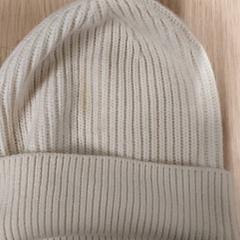 Kleding Muts beige, zoals gemeld door Regio Limburg - Leuven met iLost
