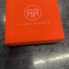 Šperkovnice, jak nahlášeno Rotterdam The Hague Airport pomocí iLost