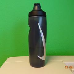 Ampolla per beure zwart, segons ha informat Gemeente Leopoldsburg mitjançant iLost