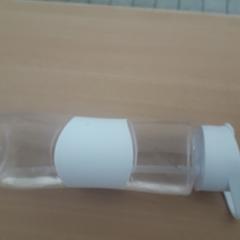 Bottiglia d'acqua, come riportato da Universiteit Gent - Blandijn utilizzando iLost