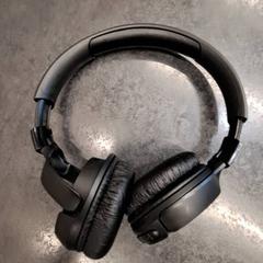 ヘッドホン jbl がiLostで Rotterdam The Hague Airport によって報告されました
