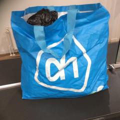 Roupa de cama & Saco de compras, como reportado por Breng Nijmegen utilizando o iLost