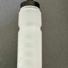 Butelka do picia Plastik, zgłoszono przez Schönbrunn "Group Center" przy użyciu iLost