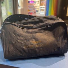 Borsa da toilette Blue, come riportato da MEININGER Hotel Amsterdam City West utilizzando iLost